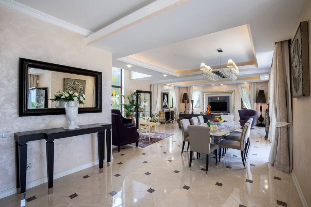 Residential Villa - LUXURY VILLA FOR SALE