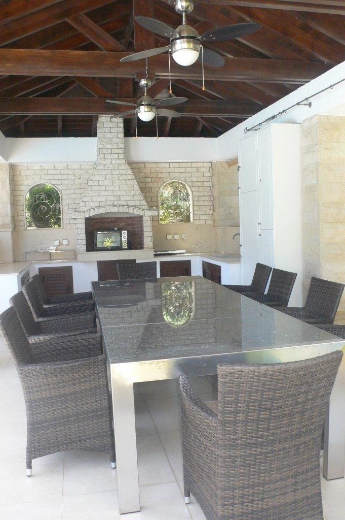 Residential Villa - LUXURY VILLA FOR SALE