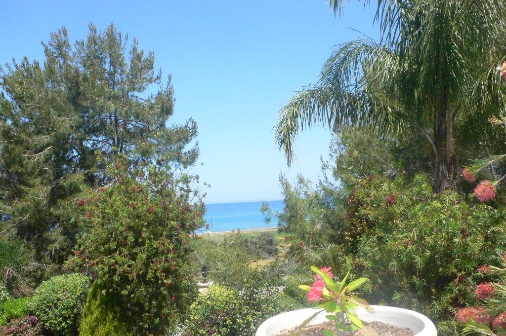 Residential Villa - LUXURY VILLA FOR SALE