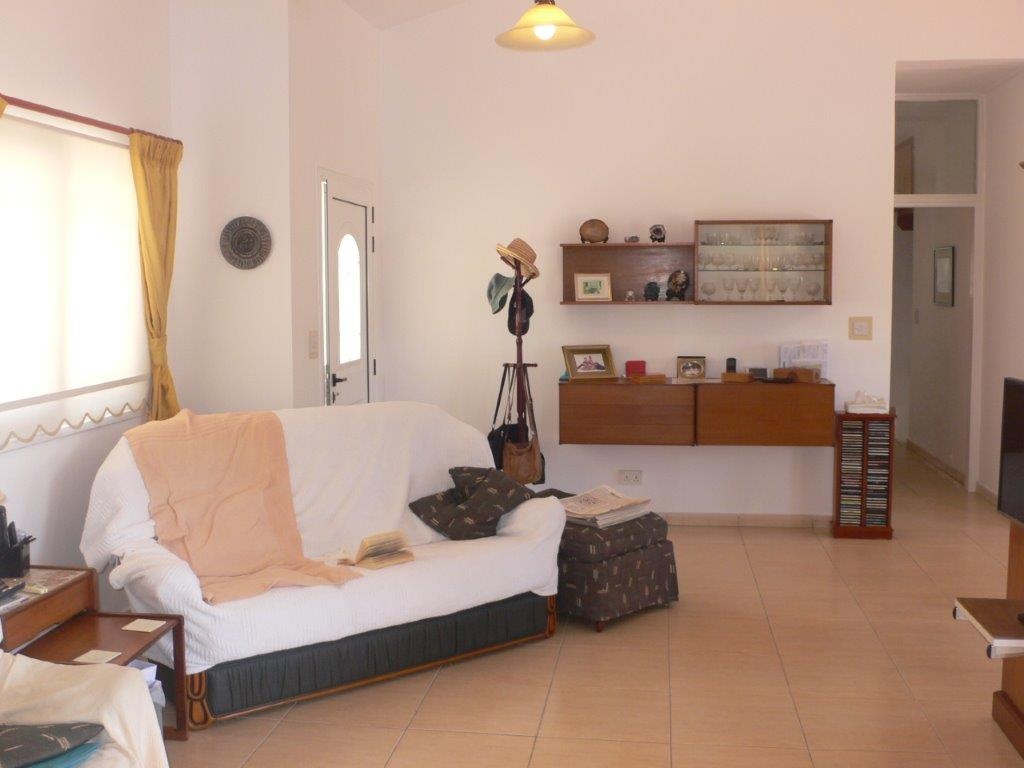 Residential Villa - 4 BEDROOM DETACHED VILLA FOR SALE IN NEO CHORIO with full title deed