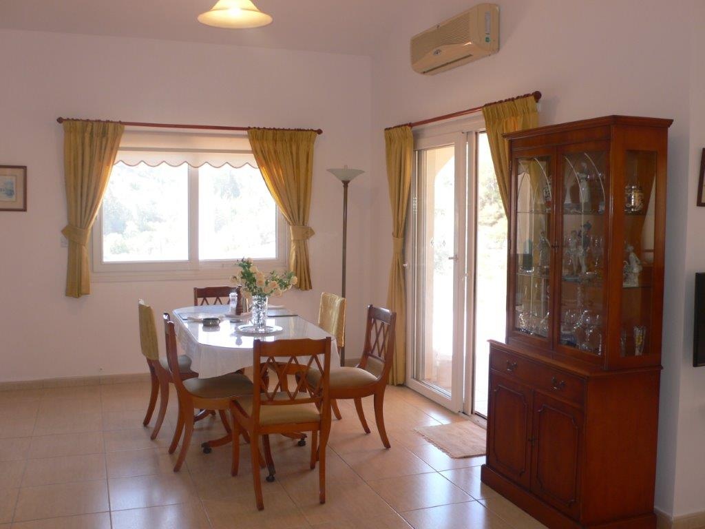 Residential Villa - 4 BEDROOM DETACHED VILLA FOR SALE IN NEO CHORIO with full title deed