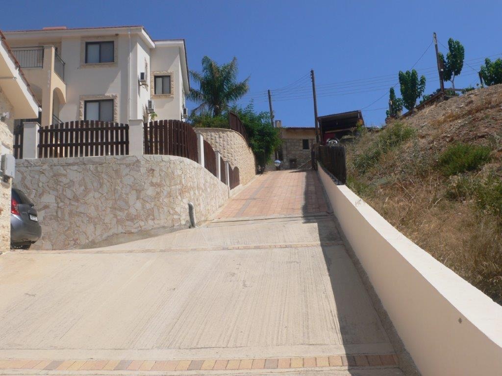 Residential Villa - 4 BEDROOM DETACHED VILLA FOR SALE IN NEO CHORIO with full title deed