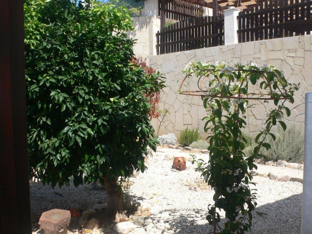 Residential Villa - 4 BEDROOM DETACHED VILLA FOR SALE IN NEO CHORIO with full title deed